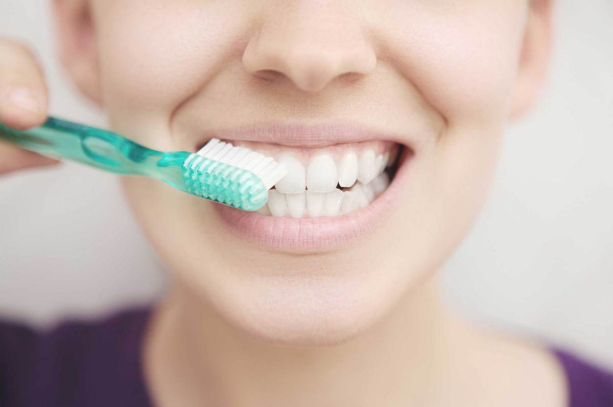 Tipps für schönere, weißere Zähne: Richtig Zähneputzen