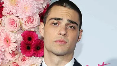 Noah Centineo hat sich in den letzten Jahren zu einem wahren Girl-Crush entwickelt - Foto: 2020 Getty Images