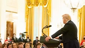 trump vorwürfe: läut corona positiv durch die gegend - Foto: IMAGO / ZUMA Wire