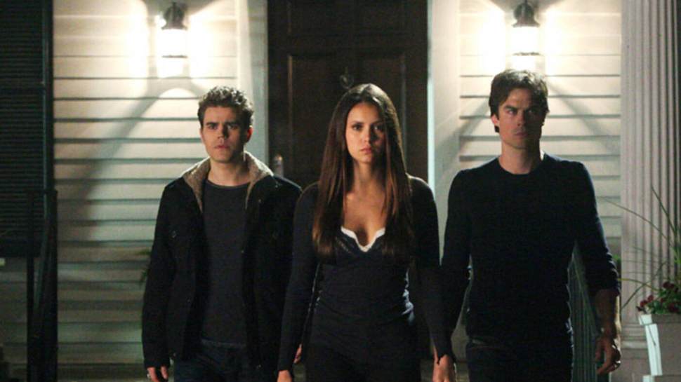 Elena, Stefan und Damon das Liebesdreieck von Vampire Diaries - Foto: IMAGO / xCWxNetwork/CourtesyxEverettxCollectionx TCDVADI EC179