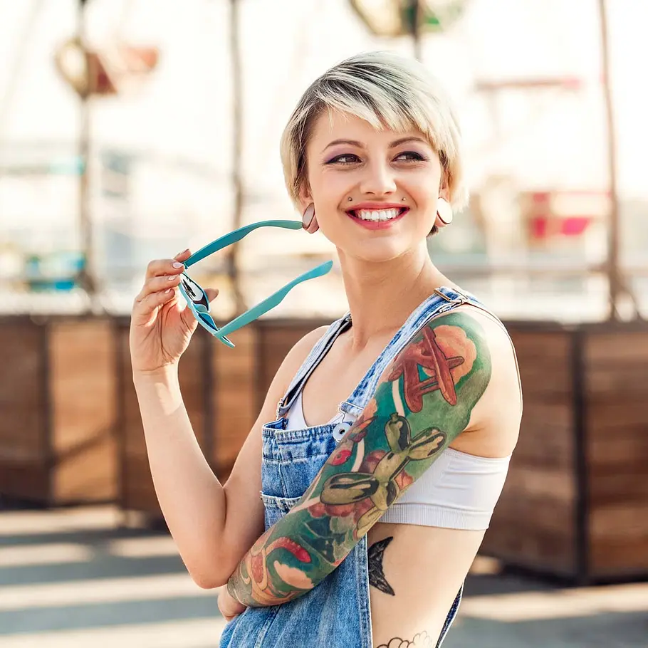 Piercings und Tattoos mit 16