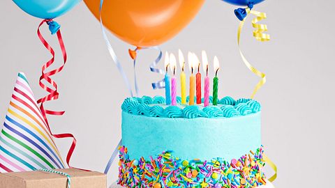 Was schenken zum 16. Geburtstag? - Foto: stock.adobe.com/ jfunk
