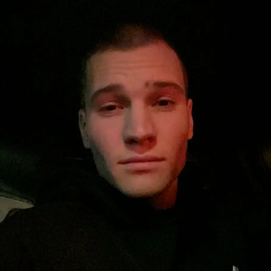 Wincent Weiss rasiert sich Haare ab