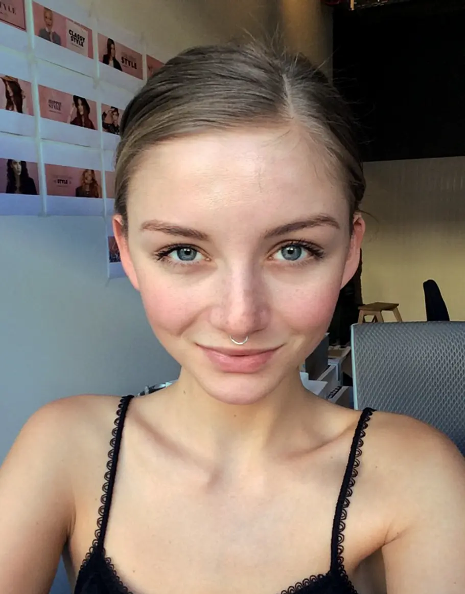youidol juliaselfie