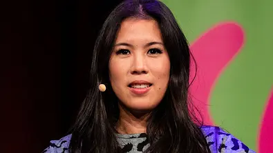 Corona: YouTuberin fordert vor Millionen die Impfpflicht - Foto: Joshua Sammer / getty images
