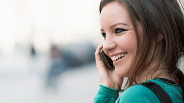 Telefonieren ohne Empfang - Foto: iStock