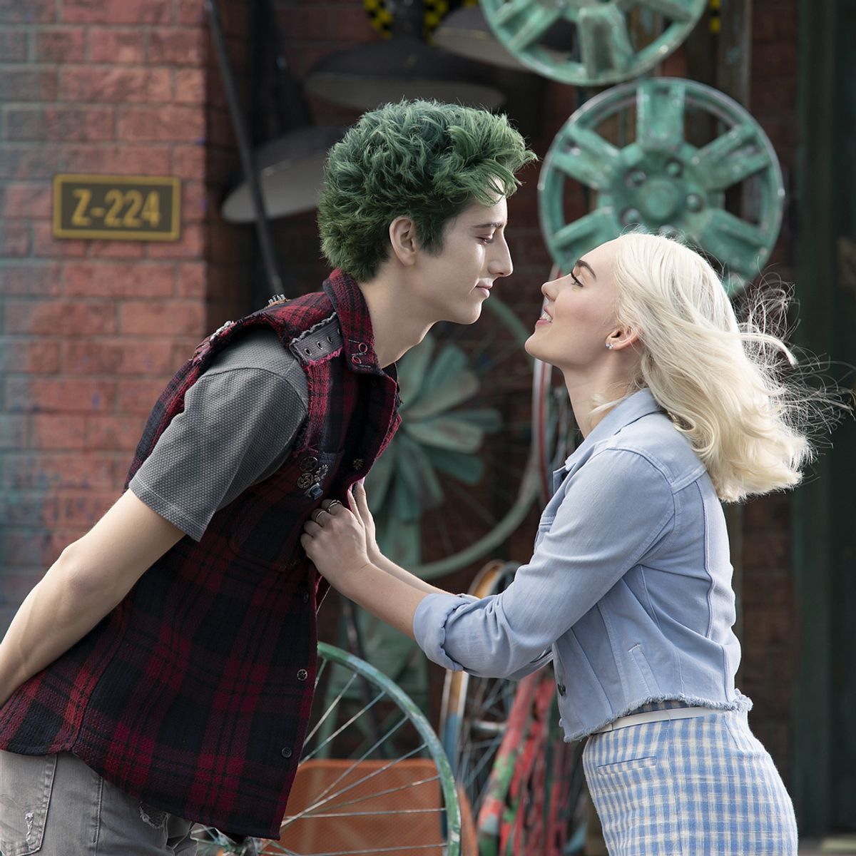 „Zombies 3“ Milo Manheim und Meg Donnelly im Interview: „Akzeptanz spielt eine wichtige Rolle“